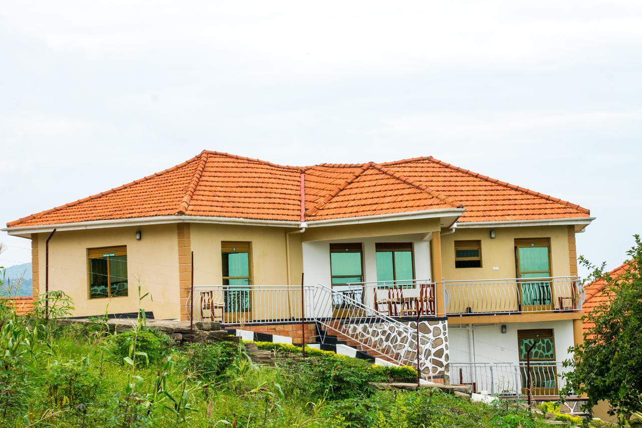 Queen Elizabeth Pvt Lodge Kichwamba Exterior photo
