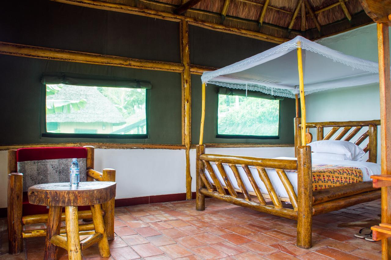 Queen Elizabeth Pvt Lodge Kichwamba Exterior photo